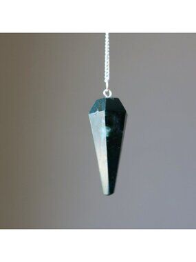 Bloodstone Pendulum Decision Maker Divination Tool Crystal Healing Point Dowsing